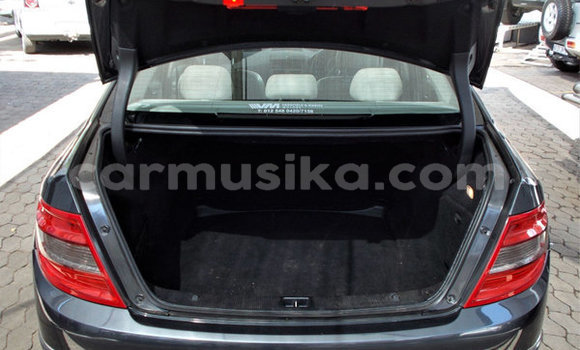 Acheter Occasion Voiture Mercedes‒Benz C–Class Gris à Beitbridge, Matabeleland South Acheter Occasion Voiture Mercedes‒Benz C–Class Gris à Beitbridge, Matabeleland South