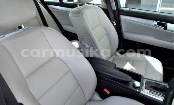 Acheter Occasion Voiture Mercedes‒Benz C–Class Gris à Beitbridge, Matabeleland South Acheter Occasion Voiture Mercedes‒Benz C–Class Gris à Beitbridge, Matabeleland South