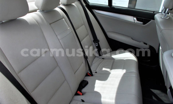 Acheter Occasion Voiture Mercedes‒Benz C–Class Gris à Beitbridge, Matabeleland South Acheter Occasion Voiture Mercedes‒Benz C–Class Gris à Beitbridge, Matabeleland South
