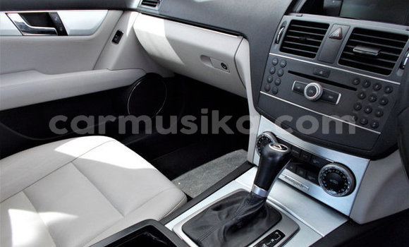 Acheter Occasion Voiture Mercedes‒Benz C–Class Gris à Beitbridge, Matabeleland South Acheter Occasion Voiture Mercedes‒Benz C–Class Gris à Beitbridge, Matabeleland South