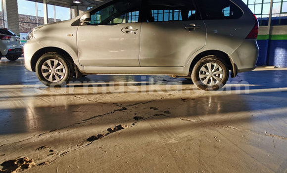 Acheter Occasion Voiture Toyota Avanza Gris à Beitbridge, Matabeleland South Acheter Occasion Voiture Toyota Avanza Gris à Beitbridge, Matabeleland South