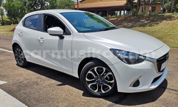 Nunua Ilio tumika Mazda 2 Nyeupe Gari ndani ya Beitbridge nchini Matabeleland Kusini Nunua Ilio tumika Mazda 2 Nyeupe Gari ndani ya Beitbridge nchini Matabeleland Kusini