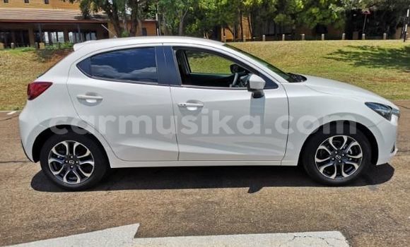Nunua Ilio tumika Mazda 2 Nyeupe Gari ndani ya Beitbridge nchini Matabeleland Kusini Nunua Ilio tumika Mazda 2 Nyeupe Gari ndani ya Beitbridge nchini Matabeleland Kusini