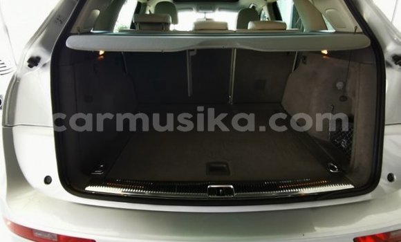 Acheter Occasion Voiture Audi Q5 Gris à Beitbridge, Matabeleland South Acheter Occasion Voiture Audi Q5 Gris à Beitbridge, Matabeleland South