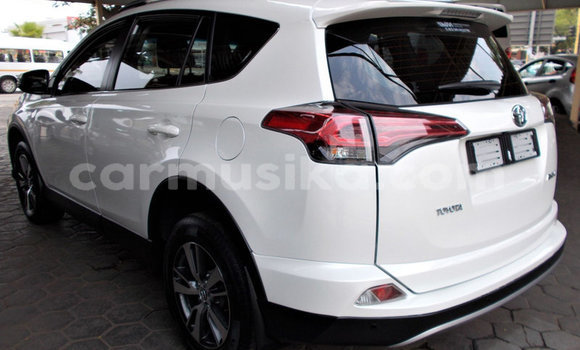 Acheter Occasion Voiture Toyota RAV4 Blanc à Beitbridge, Matabeleland South Acheter Occasion Voiture Toyota RAV4 Blanc à Beitbridge, Matabeleland South