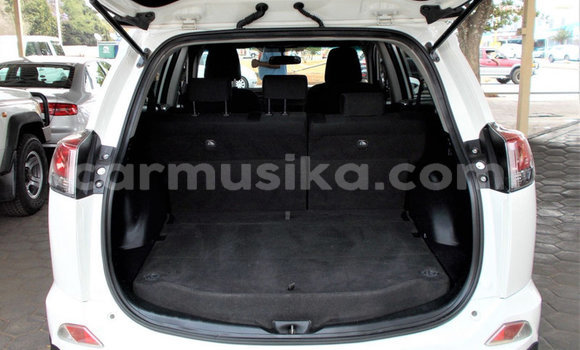 Acheter Occasion Voiture Toyota RAV4 Blanc à Beitbridge, Matabeleland South Acheter Occasion Voiture Toyota RAV4 Blanc à Beitbridge, Matabeleland South