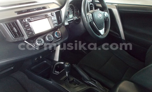 Acheter Occasion Voiture Toyota RAV4 Blanc à Beitbridge, Matabeleland South Acheter Occasion Voiture Toyota RAV4 Blanc à Beitbridge, Matabeleland South