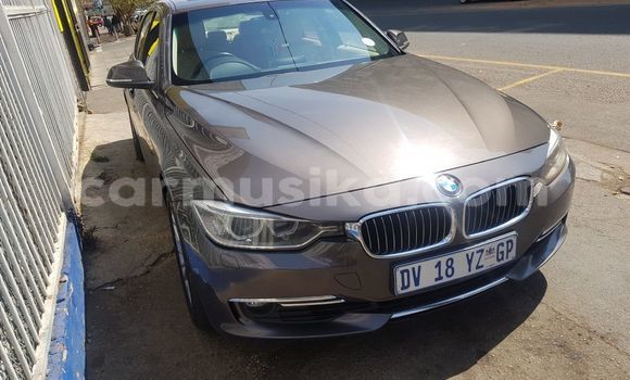 Acheter Occasion Voiture BMW 3–Series Gris à Beitbridge, Matabeleland South Acheter Occasion Voiture BMW 3–Series Gris à Beitbridge, Matabeleland South