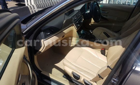 Acheter Occasion Voiture BMW 3–Series Gris à Beitbridge, Matabeleland South Acheter Occasion Voiture BMW 3–Series Gris à Beitbridge, Matabeleland South