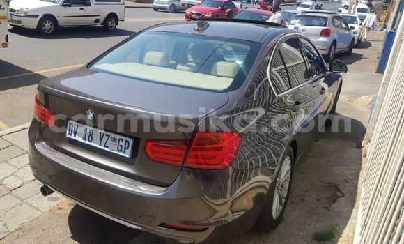 Acheter Occasion Voiture BMW 3–Series Gris à Beitbridge, Matabeleland South Acheter Occasion Voiture BMW 3–Series Gris à Beitbridge, Matabeleland South