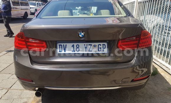 Acheter Occasion Voiture BMW 3–Series Gris à Beitbridge, Matabeleland South Acheter Occasion Voiture BMW 3–Series Gris à Beitbridge, Matabeleland South