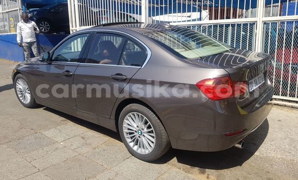 Acheter Occasion Voiture BMW 3–Series Gris à Beitbridge, Matabeleland South Acheter Occasion Voiture BMW 3–Series Gris à Beitbridge, Matabeleland South