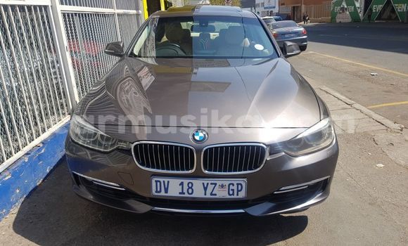 Acheter Occasion Voiture BMW 3–Series Gris à Beitbridge, Matabeleland South Acheter Occasion Voiture BMW 3–Series Gris à Beitbridge, Matabeleland South