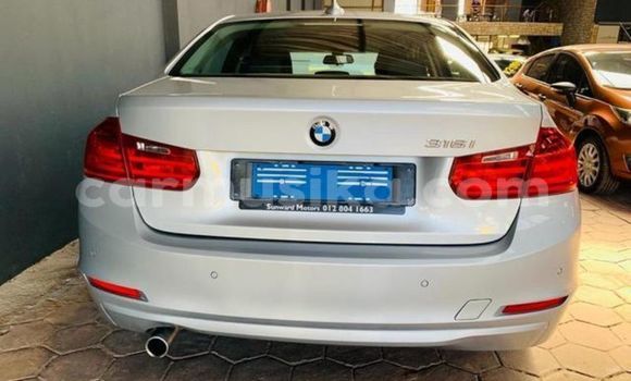 Acheter Occasion Voiture BMW 3–Series Gris à Beitbridge, Matabeleland South Acheter Occasion Voiture BMW 3–Series Gris à Beitbridge, Matabeleland South