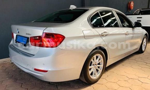 Acheter Occasion Voiture BMW 3–Series Gris à Beitbridge, Matabeleland South Acheter Occasion Voiture BMW 3–Series Gris à Beitbridge, Matabeleland South