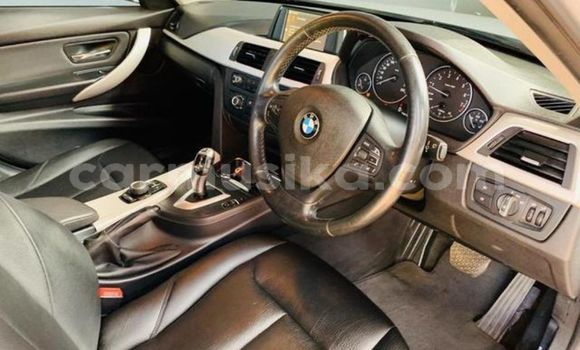Acheter Occasion Voiture BMW 3–Series Gris à Beitbridge, Matabeleland South Acheter Occasion Voiture BMW 3–Series Gris à Beitbridge, Matabeleland South