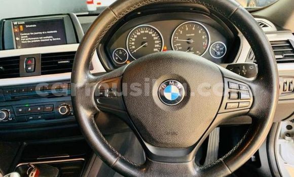 Acheter Occasion Voiture BMW 3–Series Gris à Beitbridge, Matabeleland South Acheter Occasion Voiture BMW 3–Series Gris à Beitbridge, Matabeleland South