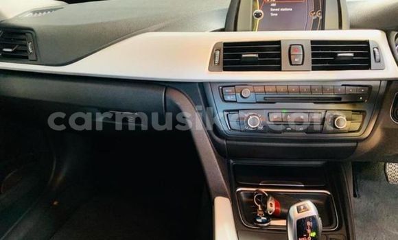 Acheter Occasion Voiture BMW 3–Series Gris à Beitbridge, Matabeleland South Acheter Occasion Voiture BMW 3–Series Gris à Beitbridge, Matabeleland South