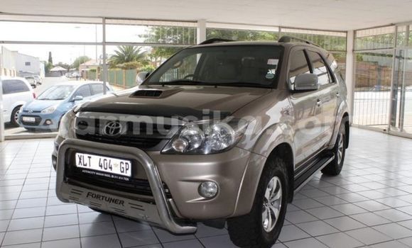Acheter Occasion Voiture Toyota Fortuner Gris à Gweru, Midlands Acheter Occasion Voiture Toyota Fortuner Gris à Gweru, Midlands