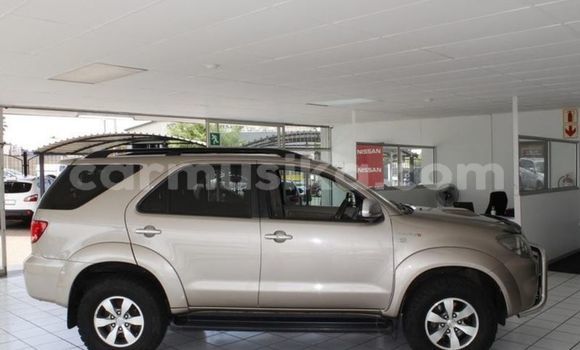 Acheter Occasion Voiture Toyota Fortuner Gris à Gweru, Midlands Acheter Occasion Voiture Toyota Fortuner Gris à Gweru, Midlands