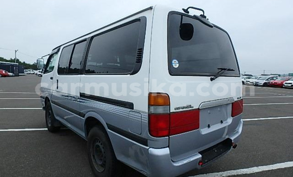 Tenga Tsaru Toyota Hiace Zvimwe Mota in Beitbridge in Matabeleland South Tenga Tsaru Toyota Hiace Zvimwe Mota in Beitbridge in Matabeleland South
