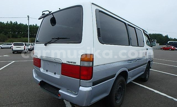 Tenga Tsaru Toyota Hiace Zvimwe Mota in Beitbridge in Matabeleland South Tenga Tsaru Toyota Hiace Zvimwe Mota in Beitbridge in Matabeleland South