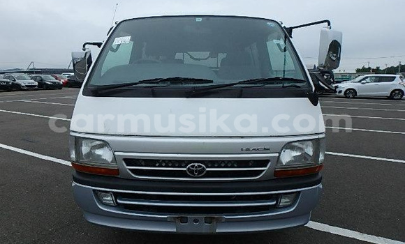 Tenga Tsaru Toyota Hiace Zvimwe Mota in Beitbridge in Matabeleland South Tenga Tsaru Toyota Hiace Zvimwe Mota in Beitbridge in Matabeleland South