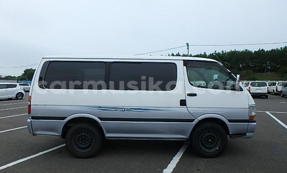 Tenga Tsaru Toyota Hiace Zvimwe Mota in Beitbridge in Matabeleland South Tenga Tsaru Toyota Hiace Zvimwe Mota in Beitbridge in Matabeleland South