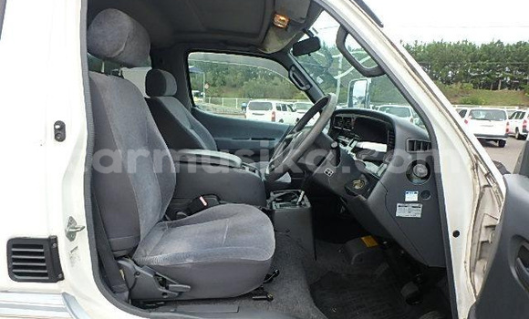 Tenga Tsaru Toyota Hiace Zvimwe Mota in Beitbridge in Matabeleland South Tenga Tsaru Toyota Hiace Zvimwe Mota in Beitbridge in Matabeleland South