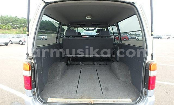 Tenga Tsaru Toyota Hiace Zvimwe Mota in Beitbridge in Matabeleland South Tenga Tsaru Toyota Hiace Zvimwe Mota in Beitbridge in Matabeleland South