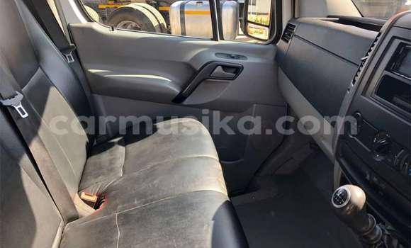 Tenga Tsaru Mercedes‒Benz S–Class Chena Mota in Beitbridge in Matabeleland South Tenga Tsaru Mercedes‒Benz S–Class Chena Mota in Beitbridge in Matabeleland South