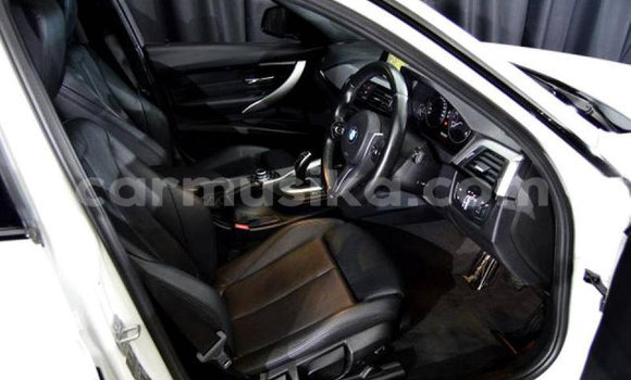 Tenga Tsaru BMW 3–Series Chena Mota in Beitbridge in Matabeleland South Tenga Tsaru BMW 3–Series Chena Mota in Beitbridge in Matabeleland South