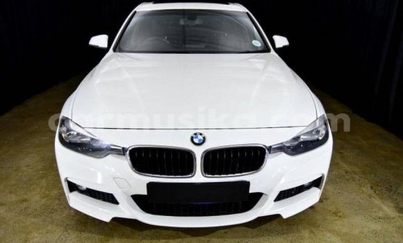 Tenga Tsaru BMW 3–Series Chena Mota in Beitbridge in Matabeleland South Tenga Tsaru BMW 3–Series Chena Mota in Beitbridge in Matabeleland South