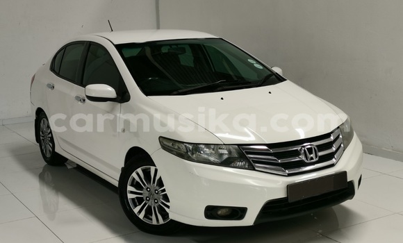 Acheter Occasion Voiture Honda Ballade Blanc à Beitbridge, Matabeleland South Acheter Occasion Voiture Honda Ballade Blanc à Beitbridge, Matabeleland South