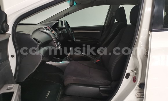 Acheter Occasion Voiture Honda Ballade Blanc à Beitbridge, Matabeleland South Acheter Occasion Voiture Honda Ballade Blanc à Beitbridge, Matabeleland South