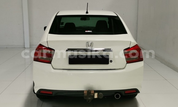 Acheter Occasion Voiture Honda Ballade Blanc à Beitbridge, Matabeleland South Acheter Occasion Voiture Honda Ballade Blanc à Beitbridge, Matabeleland South