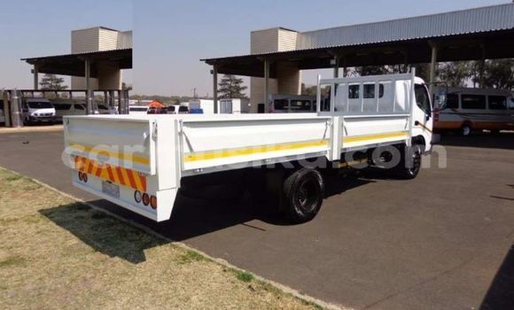 Tenga Tsaru Toyota Dyna Chena Mota in Gokwe in Midlands Tenga Tsaru Toyota Dyna Chena Mota in Gokwe in Midlands