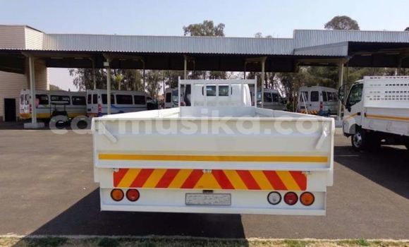 Tenga Tsaru Toyota Dyna Chena Mota in Gokwe in Midlands Tenga Tsaru Toyota Dyna Chena Mota in Gokwe in Midlands