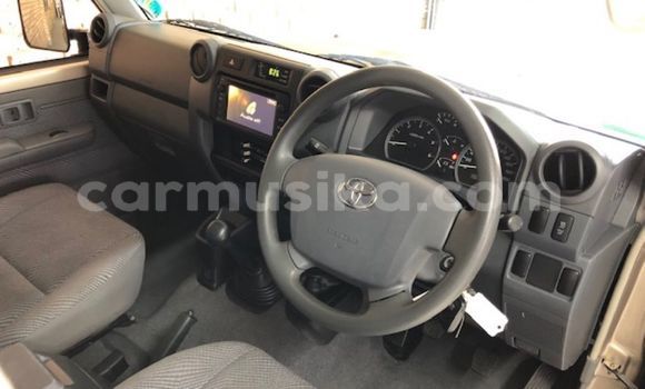 Tenga Tsaru Toyota Land Cruiser Bhurawuni Mota in Beitbridge in Matabeleland South Tenga Tsaru Toyota Land Cruiser Bhurawuni Mota in Beitbridge in Matabeleland South