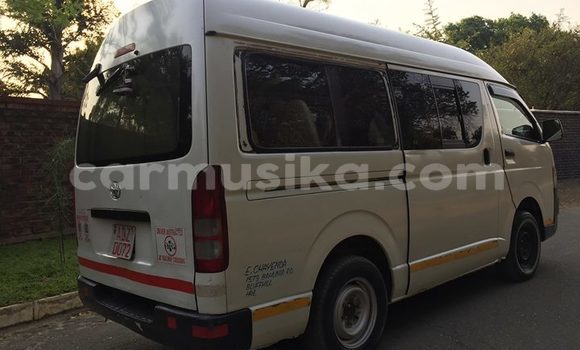 Tenga Tsaru Toyota Hiace Chena Mota in Harare in Harare Tenga Tsaru Toyota Hiace Chena Mota in Harare in Harare