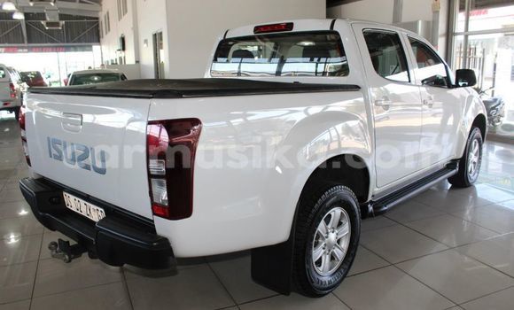 Acheter Occasion Voiture Isuzu KB Blanc à Beitbridge, Matabeleland South Acheter Occasion Voiture Isuzu KB Blanc à Beitbridge, Matabeleland South