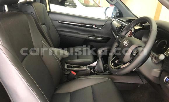 Tenga Tsaru Toyota Hilux Zvimwe Mota in Beitbridge in Matabeleland South Tenga Tsaru Toyota Hilux Zvimwe Mota in Beitbridge in Matabeleland South