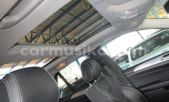 Acheter Occasion Voiture Mercedes‒Benz M–Class Blanc à Beitbridge, Matabeleland South Acheter Occasion Voiture Mercedes‒Benz M–Class Blanc à Beitbridge, Matabeleland South