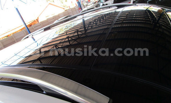 Acheter Occasion Voiture Mercedes‒Benz M–Class Blanc à Beitbridge, Matabeleland South Acheter Occasion Voiture Mercedes‒Benz M–Class Blanc à Beitbridge, Matabeleland South