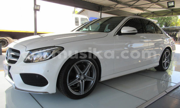 Acheter Occasion Voiture Mercedes‒Benz C–Class Blanc à Harare, Harare Acheter Occasion Voiture Mercedes‒Benz C–Class Blanc à Harare, Harare