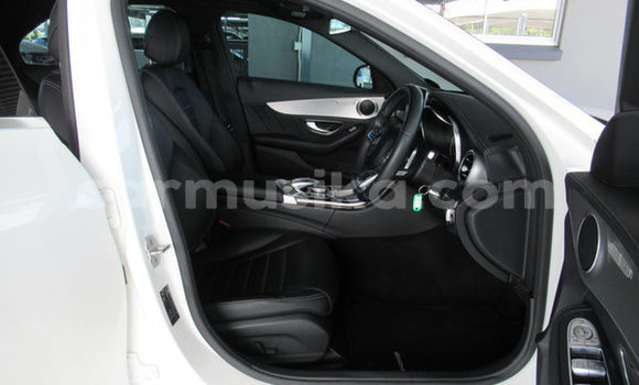 Acheter Occasion Voiture Mercedes‒Benz C–Class Blanc à Harare, Harare Acheter Occasion Voiture Mercedes‒Benz C–Class Blanc à Harare, Harare