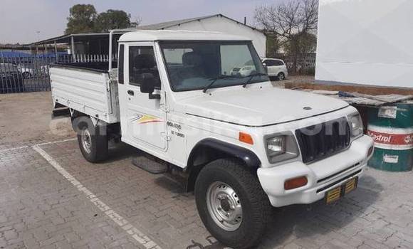 Acheter Occasion Voiture Mahindra Bolero Blanc à Beitbridge, Matabeleland South Acheter Occasion Voiture Mahindra Bolero Blanc à Beitbridge, Matabeleland South