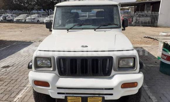 Acheter Occasion Voiture Mahindra Bolero Blanc à Beitbridge, Matabeleland South Acheter Occasion Voiture Mahindra Bolero Blanc à Beitbridge, Matabeleland South