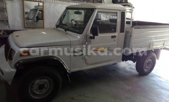 Acheter Occasion Voiture Mahindra Bolero Blanc à Beitbridge, Matabeleland South Acheter Occasion Voiture Mahindra Bolero Blanc à Beitbridge, Matabeleland South