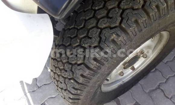 Acheter Occasion Voiture Mahindra Bolero Blanc à Beitbridge, Matabeleland South Acheter Occasion Voiture Mahindra Bolero Blanc à Beitbridge, Matabeleland South